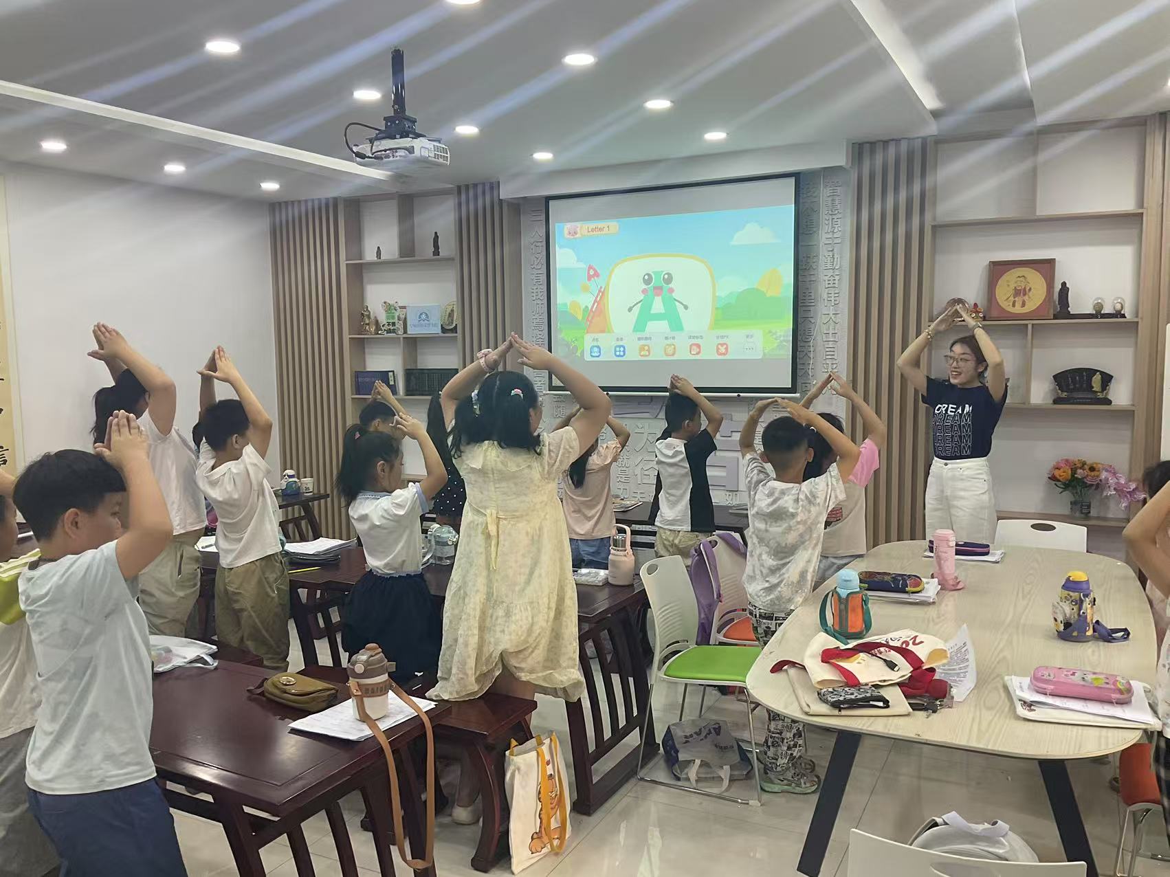 ����У�� ��������ʦ.jpg